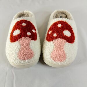 Women's  XS (4/5) Moodpop Mushroom Slippers NWT